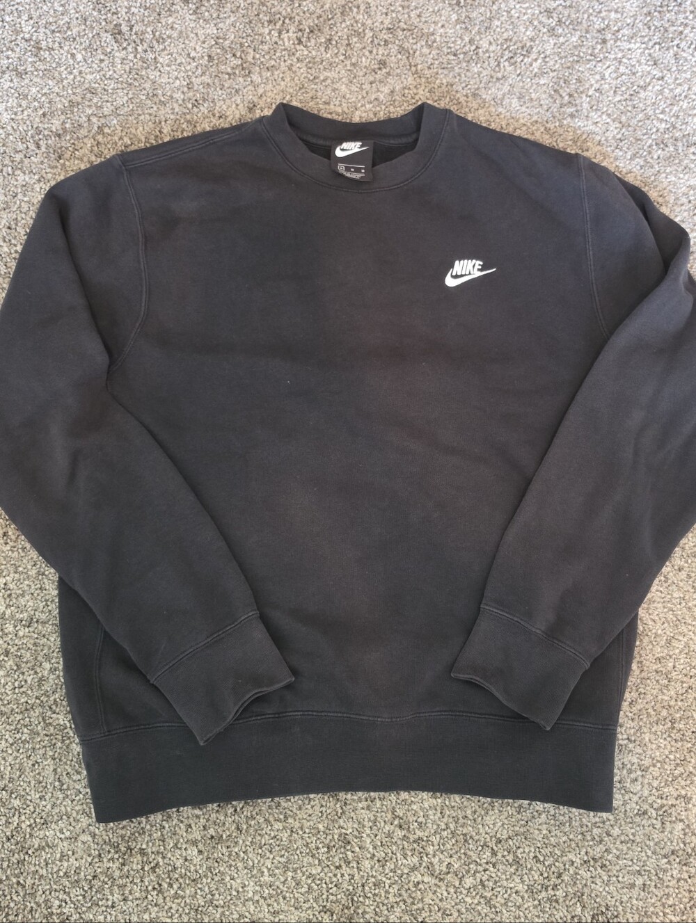 Nike Men's Black Solid Crewneck Pullover Sweatshirt Logo Accent